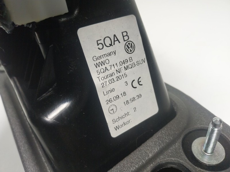 Recambio de palanca cambio para volkswagen touran (5t1) 1.6 tdi referencia OEM IAM  5QA711049B 