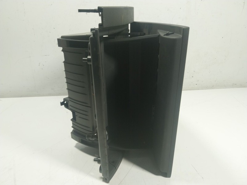 Recambio de guantera para volkswagen touran (5t1) 1.6 tdi referencia OEM IAM 5TB857101B82V 5TB857097C 