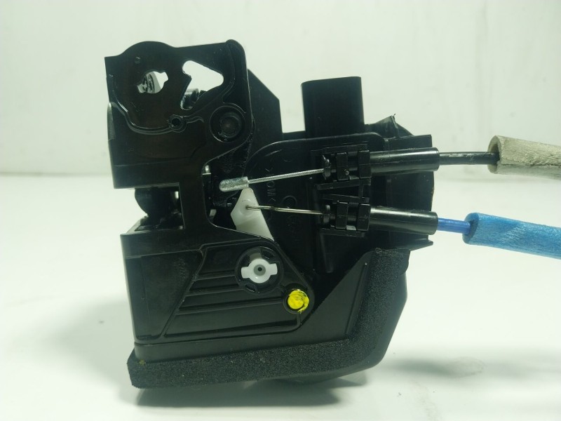 Recambio de cerradura puerta delantera derecha para kia picanto iii (ja) 1.0 referencia OEM IAM  81320G604 