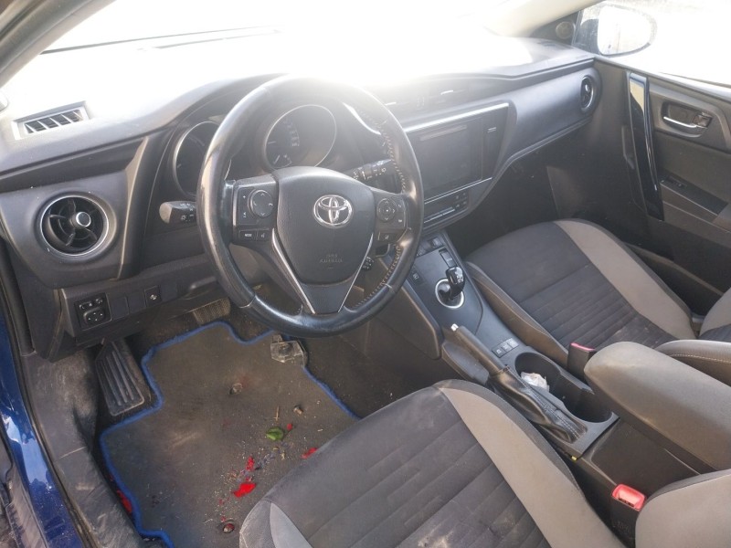 toyota auris (_e18_) del año 2016