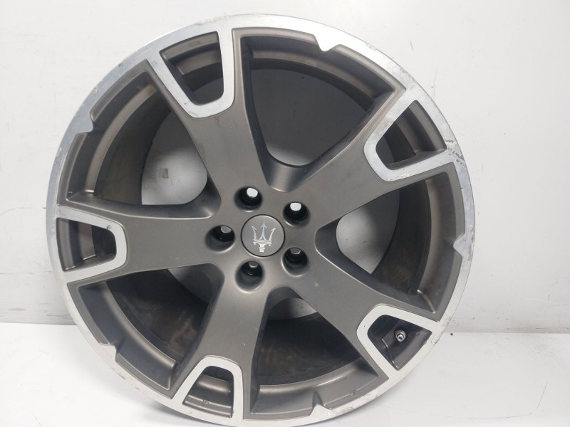 Recambio de llanta para maserati levante 3.0 v6 twinturbo cat referencia OEM IAM  670044708 