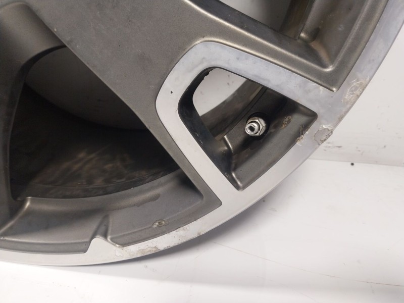 Recambio de llanta para maserati levante 3.0 v6 twinturbo cat referencia OEM IAM  670044708 