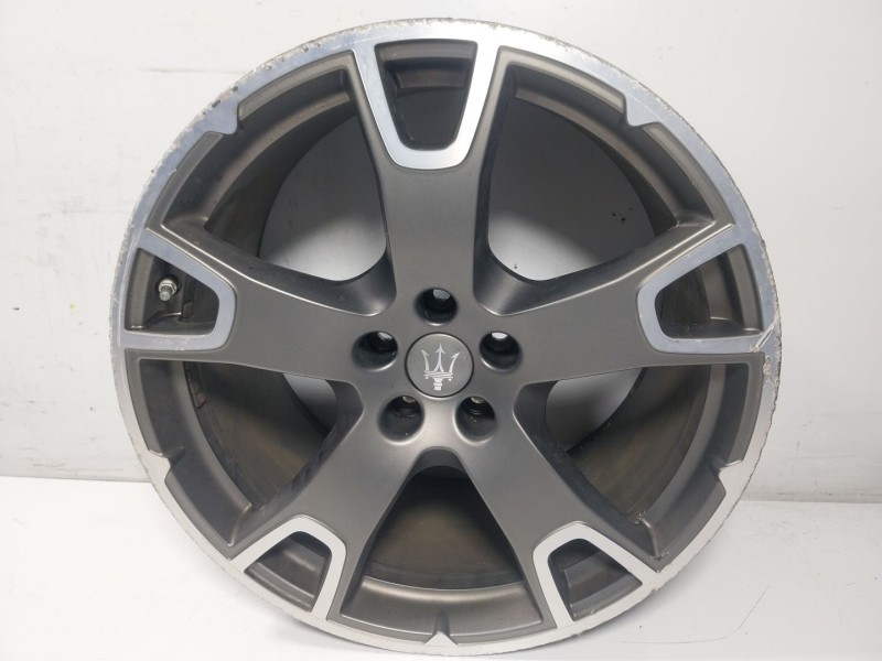 Recambio de llanta para maserati levante 3.0 v6 twinturbo cat referencia OEM IAM  670044708 