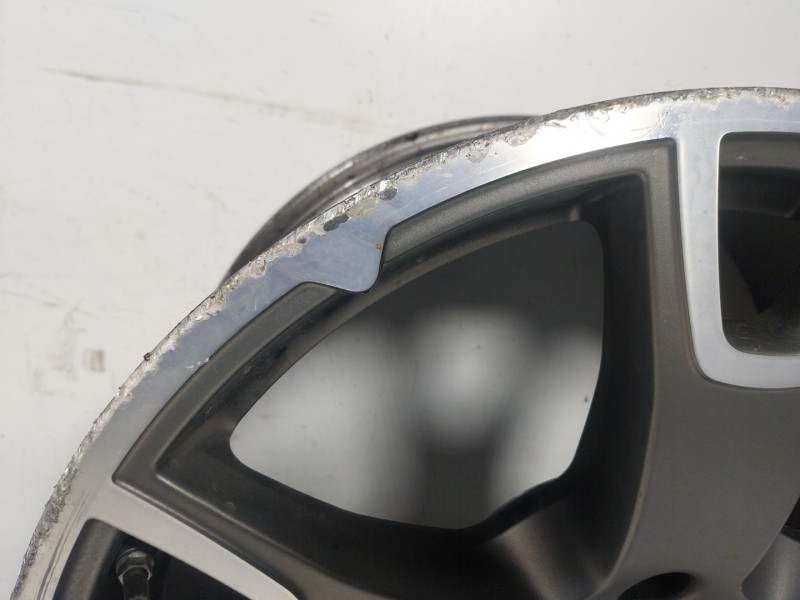 Recambio de llanta para maserati levante 3.0 v6 twinturbo cat referencia OEM IAM  670044708 