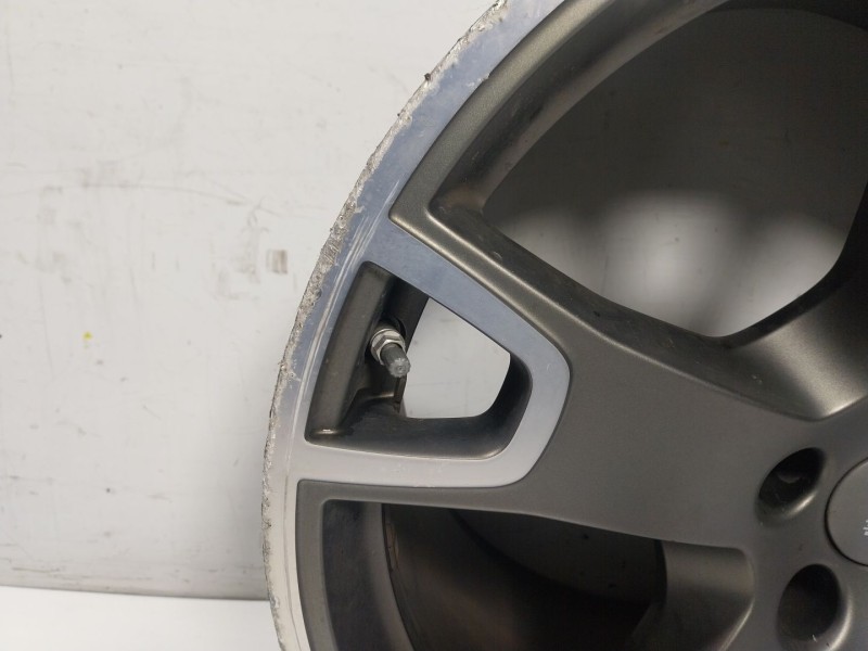 Recambio de llanta para maserati levante 3.0 v6 twinturbo cat referencia OEM IAM  670044708 