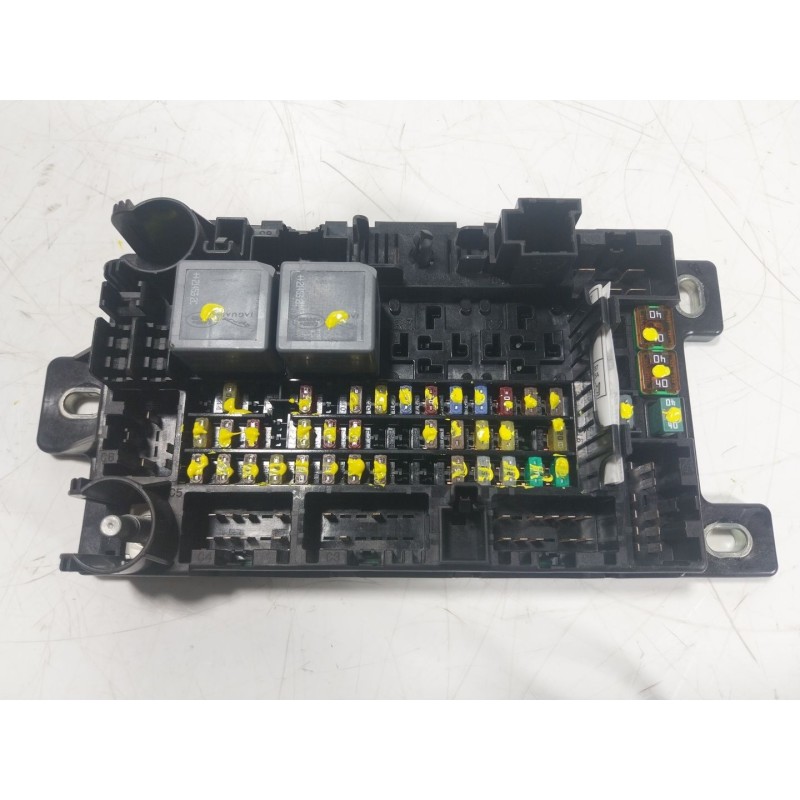 Recambio de caja reles / fusibles para land rover range rover evoque referencia OEM IAM LR144125 M8D214A073BA 