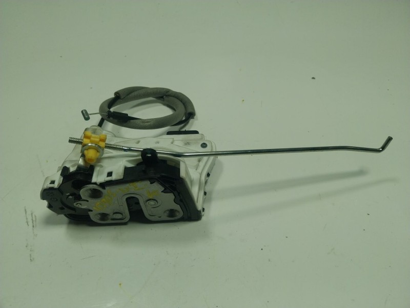 Recambio de cerradura puerta delantera izquierda para mg mg zs suv 1.5 vti referencia OEM IAM  10845780 