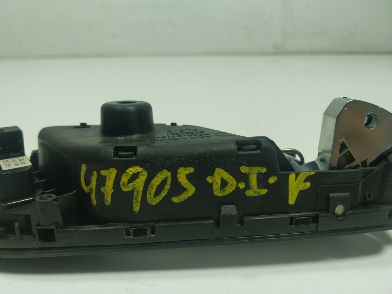 Recambio de maneta interior delantera izquierda para mg mg zs suv 1.5 vti referencia OEM IAM  20222221 