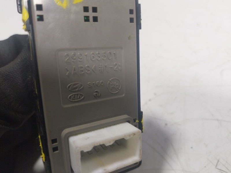 Recambio de mando elevalunas delantero derecho para hyundai ioniq (ae) 1.6 gdi hybrid referencia OEM IAM  93575G2060MGS 