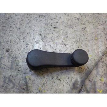 MANETA ELEVALUNAS TRASERA DERECHA 1P08375819B9 