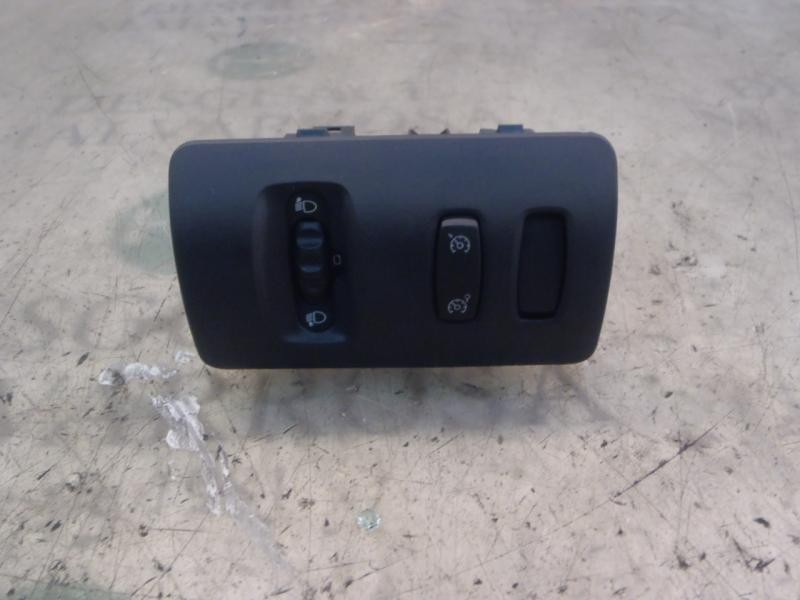 Recambio de modulo electronico para renault clio iii exception referencia OEM IAM   