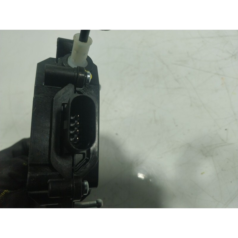 Recambio de motor c/c porton para land rover range rover evoque referencia OEM IAM LR114621 K8D2404C10AA 