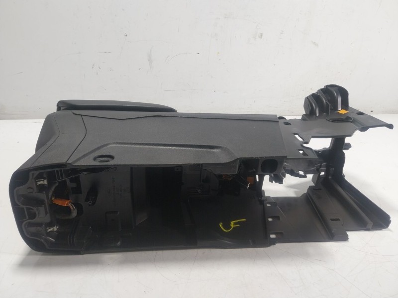 Recambio de apoyabrazos central para ford focus iii 1.0 ecoboost referencia OEM IAM 1835225 SD0526102436801 