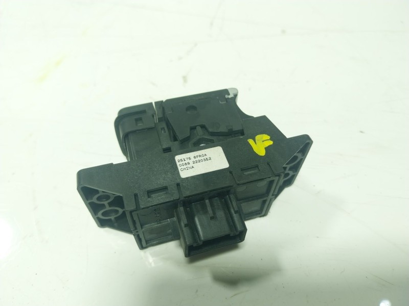 Recambio de palanca freno de mano para nissan x-trail (t32) acenta 4x4 referencia OEM IAM 251756FR0A  