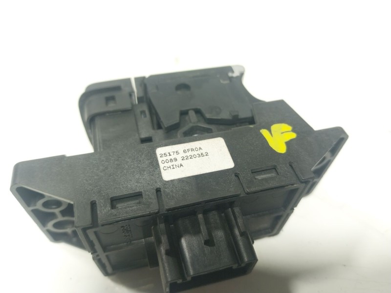 Recambio de palanca freno de mano para nissan x-trail (t32) acenta 4x4 referencia OEM IAM 251756FR0A  