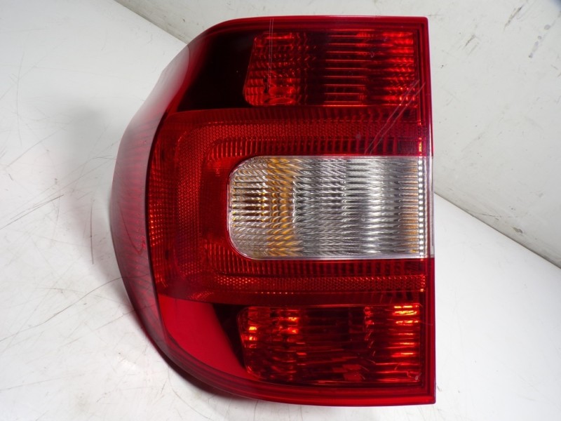 Recambio de piloto trasero izquierdo para skoda yeti 1.2 tsi referencia OEM IAM 5L0945111B 5L0945257 