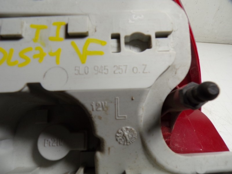 Recambio de piloto trasero izquierdo para skoda yeti 1.2 tsi referencia OEM IAM 5L0945111B 5L0945257 