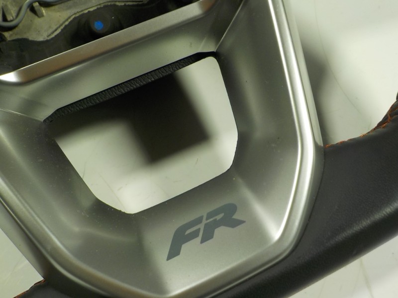 Recambio de volante para seat arona (kj7, kjp) 1.0 tsi referencia OEM IAM 6F0419091HWVY 6Q0419091E 