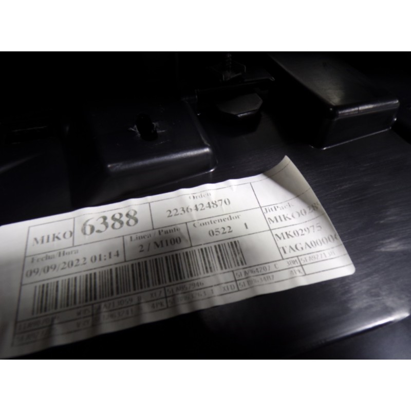 Recambio de apoyabrazos central para cupra leon sportstourer (kl8) vz 2.0 tsi 4drive referencia OEM IAM 5FA864207C38M 5FB863241B