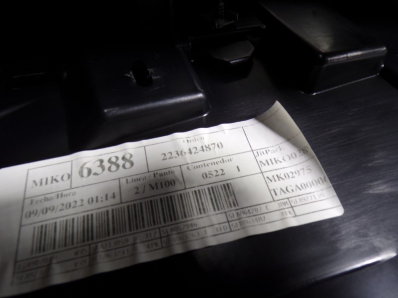 Recambio de apoyabrazos central para cupra leon sportstourer (kl8) vz 2.0 tsi 4drive referencia OEM IAM 5FA864207C38M 5FB863241B