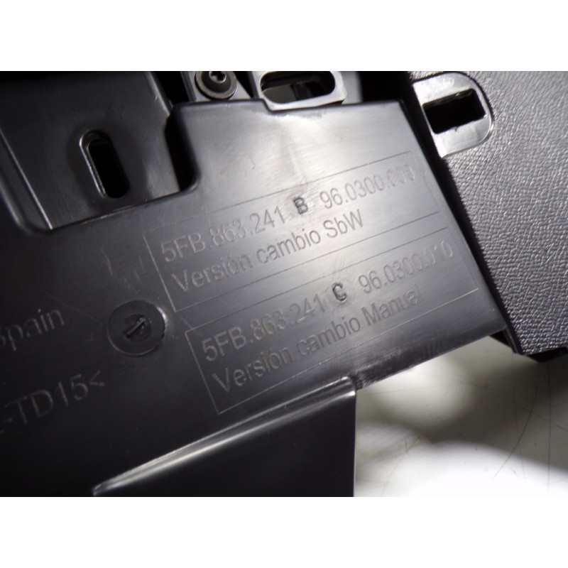 Recambio de apoyabrazos central para cupra leon sportstourer (kl8) vz 2.0 tsi 4drive referencia OEM IAM 5FA864207C38M 5FB863241B