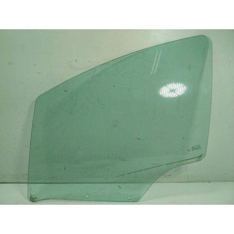 Recambio de cristal puerta delantero izquierdo para citroën c3 1.1 referencia OEM IAM 9201P4  