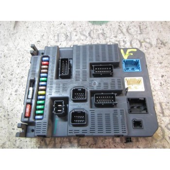 CAJA RELES / FUSIBLES 