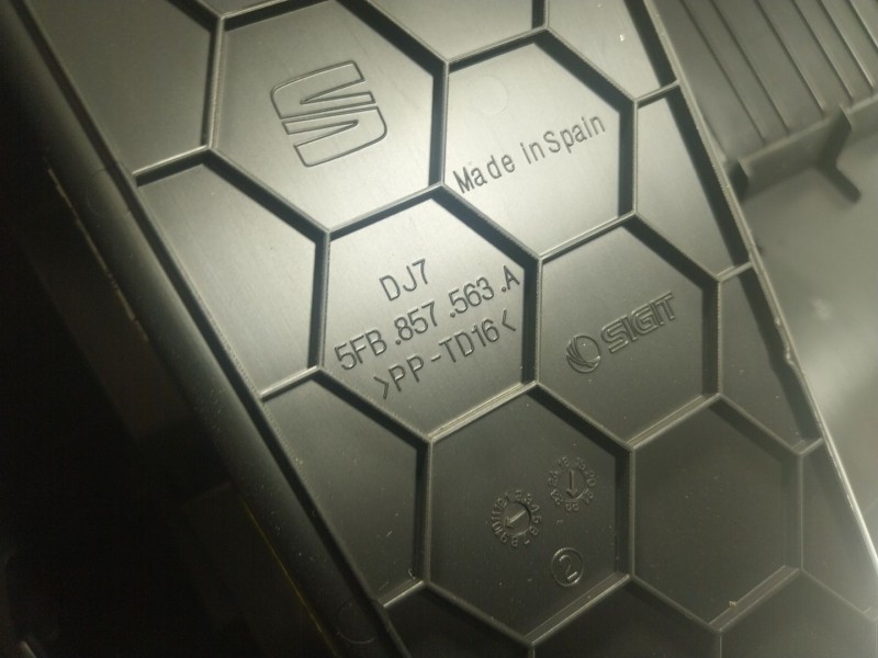 Recambio de guantera para cupra leon sportstourer (kl8) 1.4 tsi phev referencia OEM IAM 5FB857095J4PK 5FB857095J 