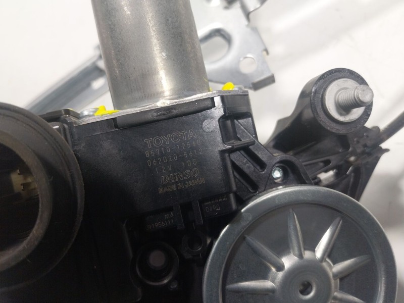 Recambio de elevalunas trasero derecho para toyota rav 4 v (_a5_, _h5_) 2.5 hybrid (axap54) referencia OEM IAM  8571012540 