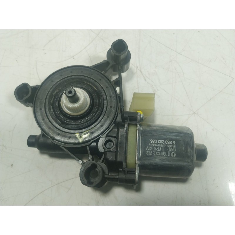 Recambio de motor elevalunas trasero derecho para audi a3 sportback (8ya) 30 tdi referencia OEM IAM 5Q0959802 5Q0959802 