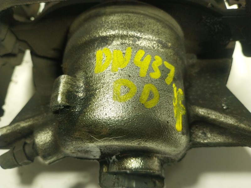 Recambio de pinza freno delantera derecha para audi a3 sportback (8ya) 30 tdi referencia OEM IAM 8V0615124D  