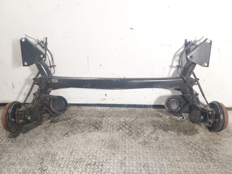 Recambio de puente trasero para ford ka (ru8) 1.2 referencia OEM IAM 1540260  