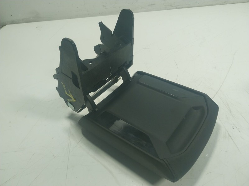 Recambio de apoyabrazos central para volkswagen t-cross 1.0 tsi referencia OEM IAM  2GM864207A 