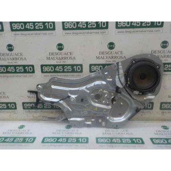 ELEVALUNAS DELANTERO DERECHO 824022K000 