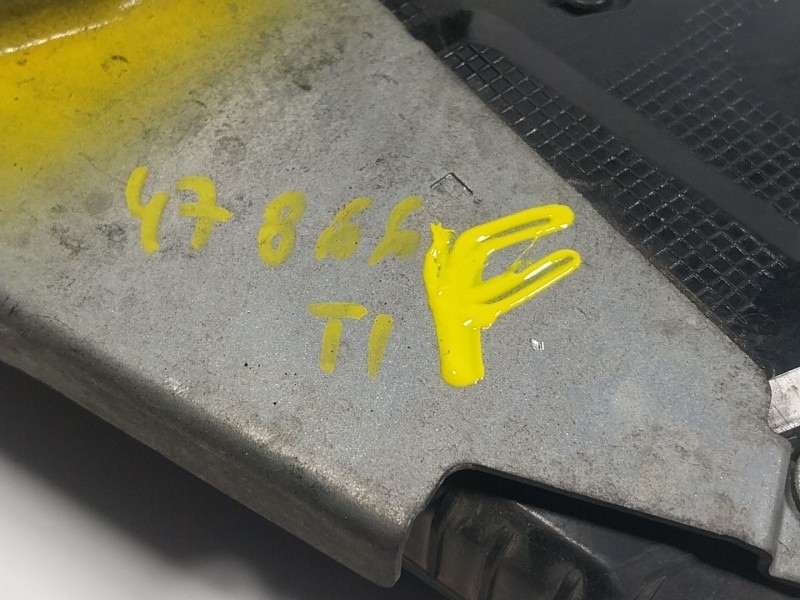 Recambio de cerradura puerta trasera izquierda para toyota prius (_w3_) 1.8 hybrid (zvw3_) referencia OEM IAM  141107 