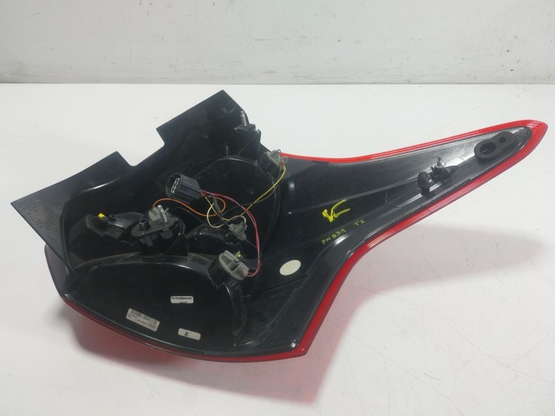 Recambio de piloto trasero izquierdo para ford focus iii 1.0 ecoboost referencia OEM IAM 1825321 BM5113405AK 