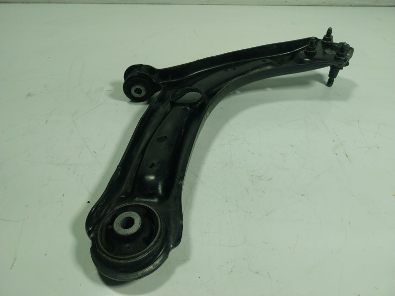 Recambio de brazo suspension inferior delantero izquierdo para volkswagen touran (5t1) 1.6 tdi referencia OEM IAM 3Q0407151P  