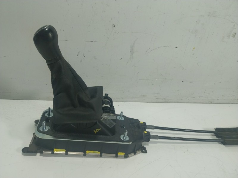 Recambio de palanca cambio para skoda fabia iii (nj3) 1.0 referencia OEM IAM 6C0711049B 6C0711049B 