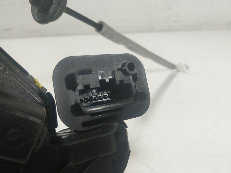 Recambio de cerradura puerta delantera derecha para skoda fabia iii (nj3) 1.0 referencia OEM IAM 5TB837016A 5TB837016A 