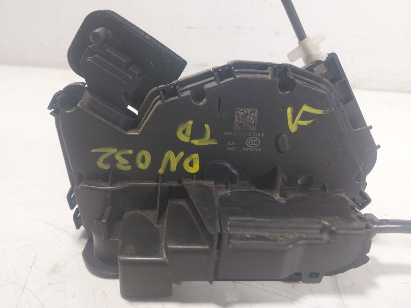 Recambio de cerradura puerta trasera derecha para skoda fabia iii (nj3) 1.0 referencia OEM IAM 5G4839016D 5TA839016E 