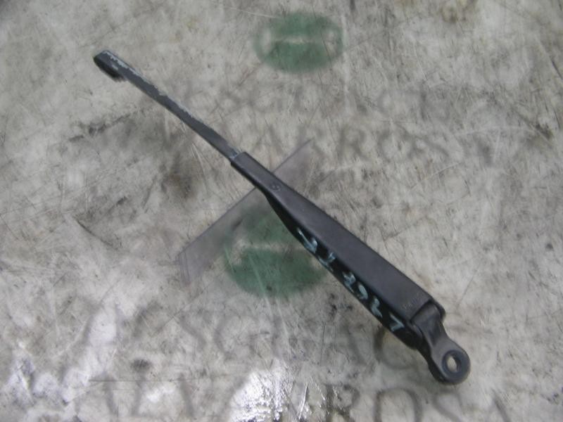 Recambio de brazo limpia trasero para citroën saxo 1.1 sx referencia OEM IAM   