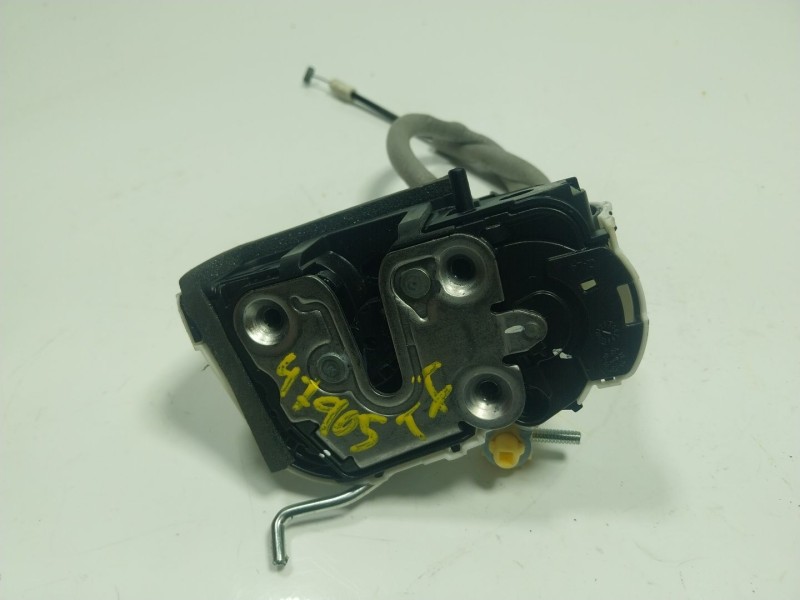 Recambio de cerradura puerta trasera izquierda para mg mg zs suv 1.5 vti referencia OEM IAM  10845782 