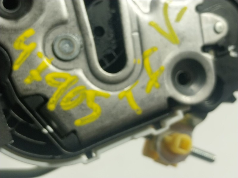 Recambio de cerradura puerta trasera izquierda para mg mg zs suv 1.5 vti referencia OEM IAM  10845782 