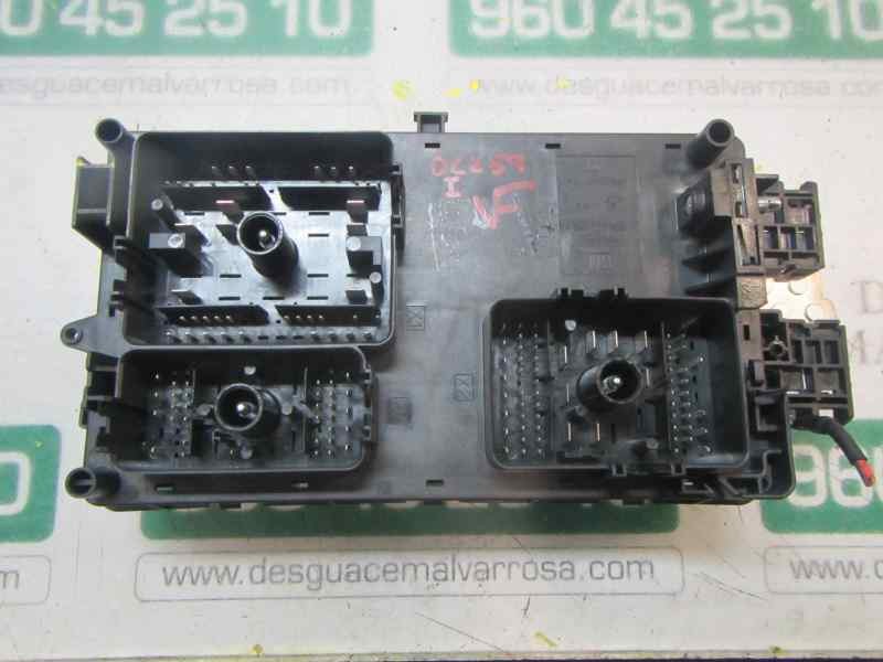 Recambio de caja reles / fusibles para opel insignia berlina 2.0 16v cdti referencia OEM IAM   