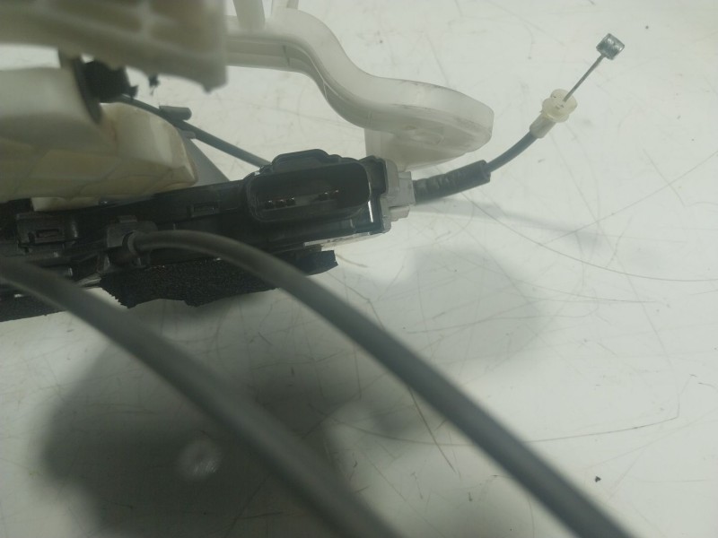 Recambio de cerradura puerta trasera derecha para hyundai ioniq (ae) 1.6 gdi hybrid referencia OEM IAM  81420G2000 