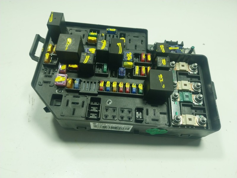 Recambio de caja reles / fusibles para mg mg zs suv 1.5 vti referencia OEM IAM  10837494 