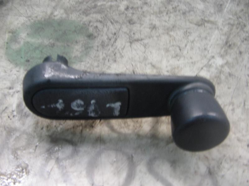 Recambio de maneta elevalunas trasera derecha para citroën saxo 1.1 sx referencia OEM IAM   