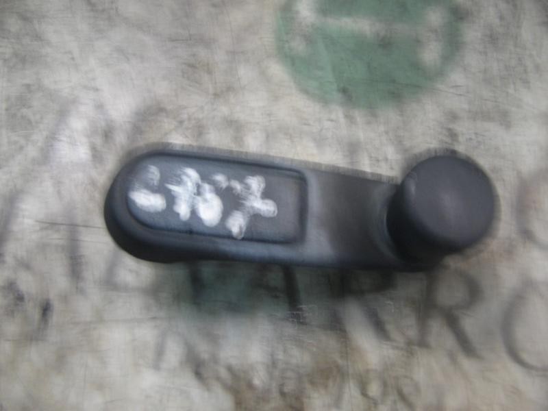 Recambio de maneta elevalunas trasera izquierda para citroën saxo 1.1 sx referencia OEM IAM   