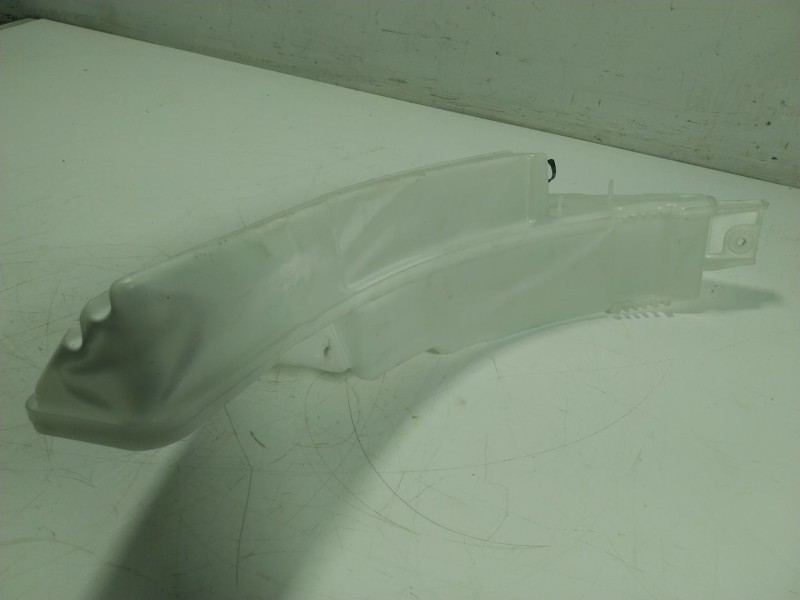 Recambio de deposito limpia para land rover range rover evoque referencia OEM IAM LR128571 K8D217B613B 