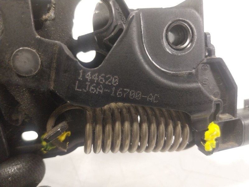 Recambio de cerradura capot para ford kuga iii (dfk) 1.5 ecoboost referencia OEM IAM 2545946 LJ6A16700AC 